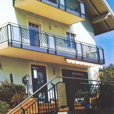 Geländer an Treppe und Balkon